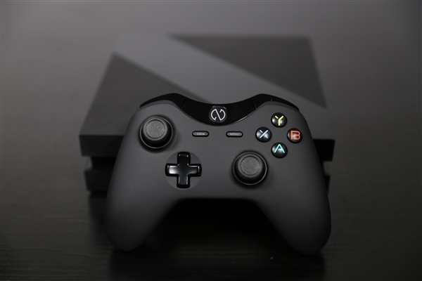 首款国产主机战斧F1开箱:比PS4还精致