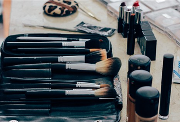 2018年1-9月中国美容化妆品及护肤品出口量同比增长19.5%