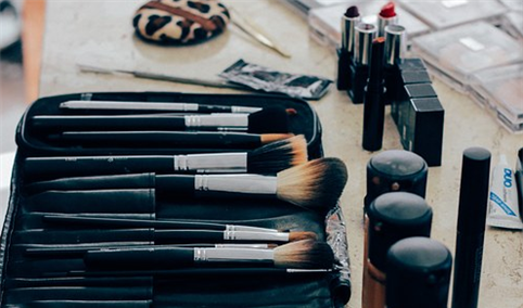 2018年1-9月中国美容化妆品及护肤品出口量同比增长19.5%