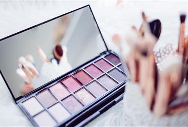 2019年1-9月中国美容化妆品及护肤品进口量及金额增长情况分析