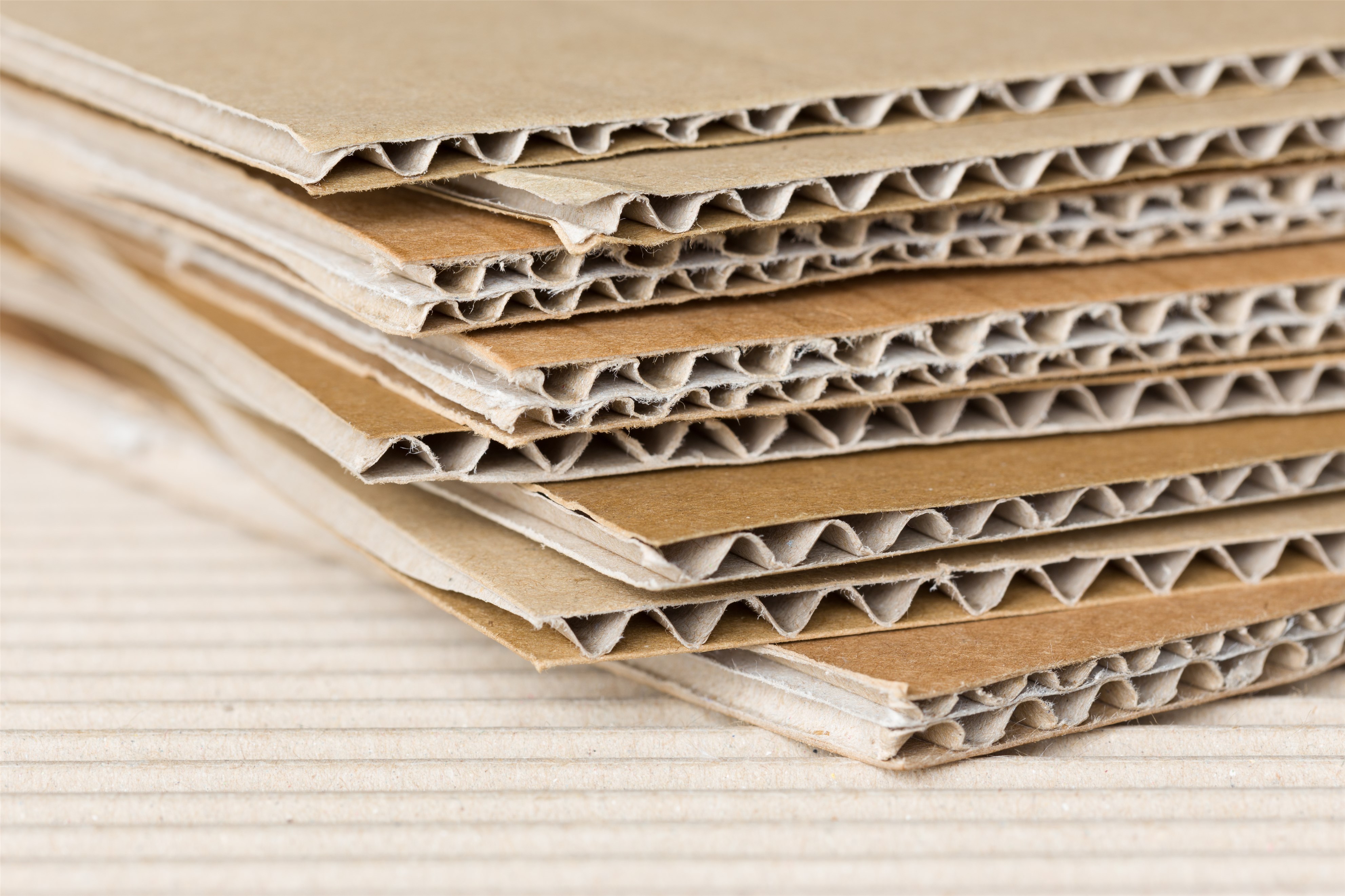 2020年1-6月福建省机制纸及纸板产量同比下降9.61%