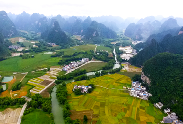 贵州旅游业收入突破万亿元  26个村庄入选第二批全国乡村旅游重点村（图）