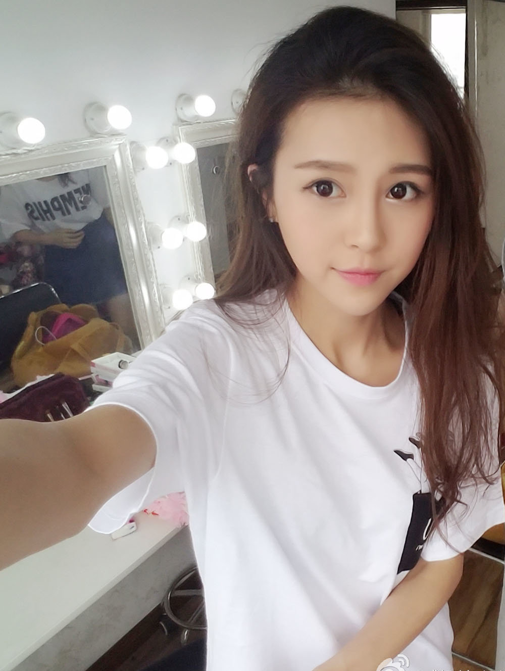 (最爱的斗鱼女神主播:欢欢女神)